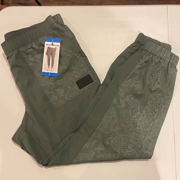 Dkny Pants - DKNY Sport Embossed Snakeskin Jogger Capri Pants Green Womens